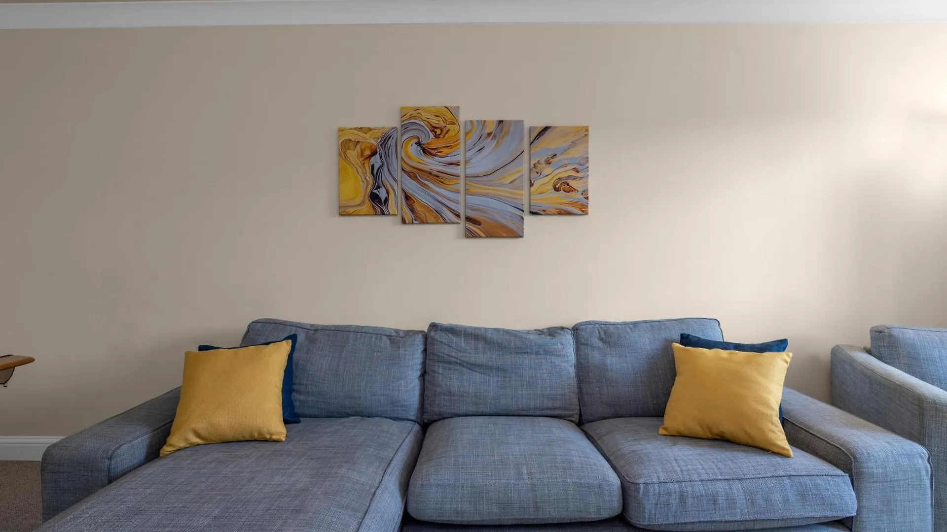 Apartment Room In Central Edinburgh With Free Parking