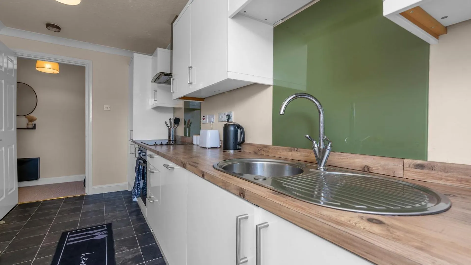 Room In Central Edinburgh With Free Parking