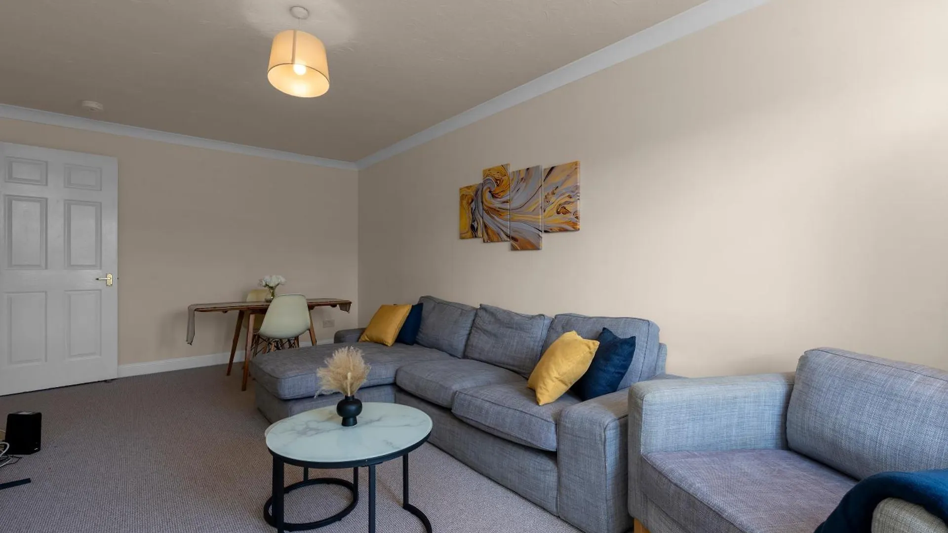 Room In Central Edinburgh With Free Parking 0*,