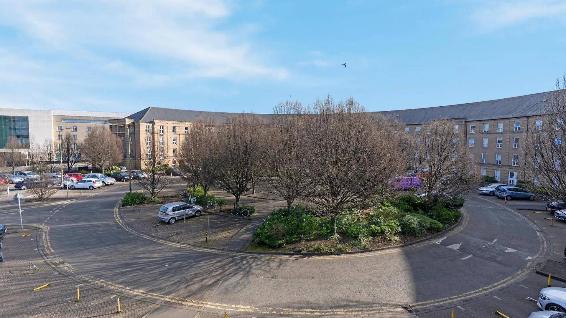 Room In Central Edinburgh With Free Parking